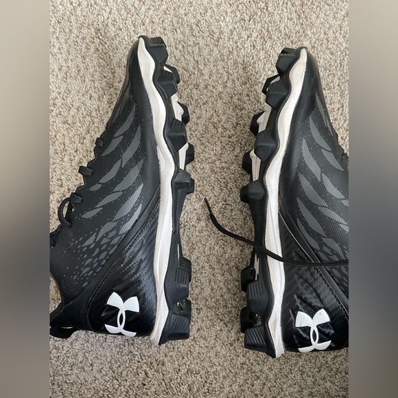 Under Armour Football Cleats size 8 - Picture 4 of 6